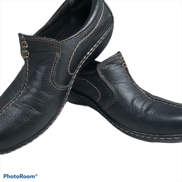 Clarks black slide on women’s shoes - Picture 2 of 8